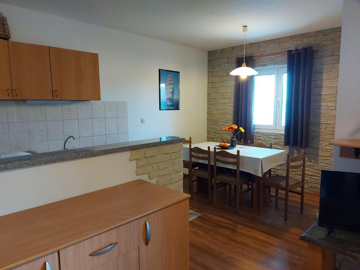 Apartmani Tatjana Округ Горни Екстериор снимка
